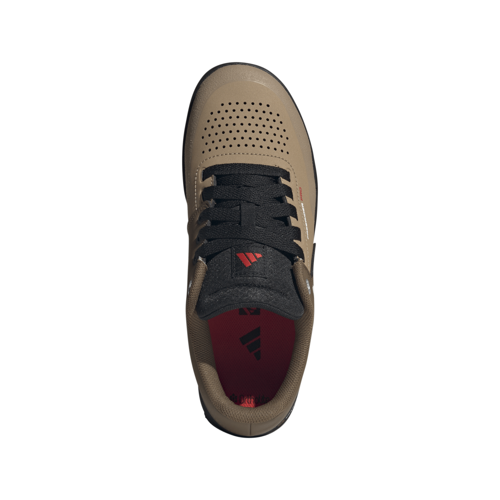 JQ1143_3_FOOTWEAR_Photography_Top Portrait View_transparent
