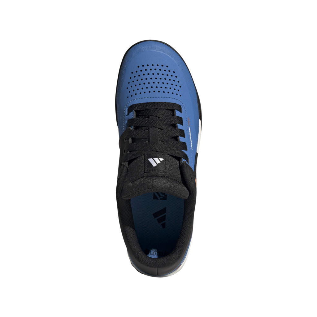 JQ1144_3_FOOTWEAR_Photography_Top Portrait View_transparent