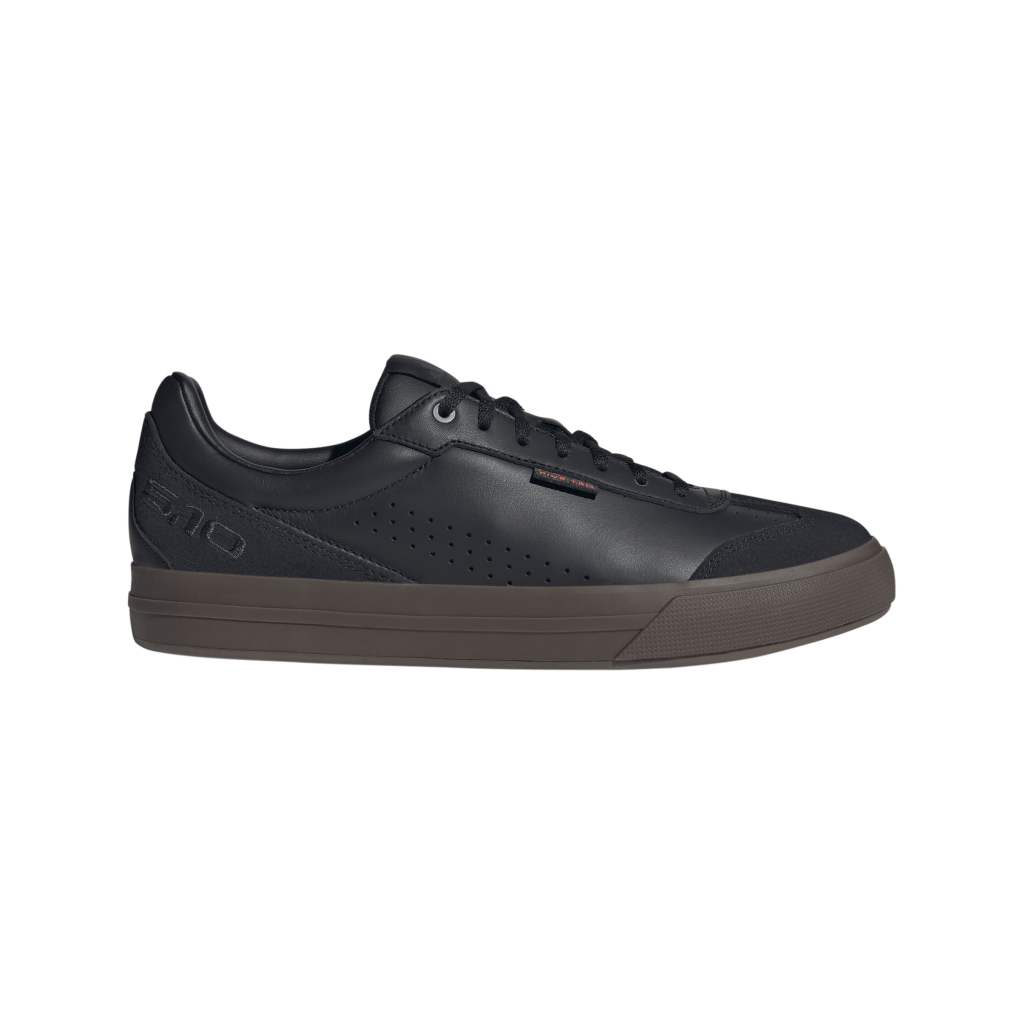JQ3903_1_FOOTWEAR_Photography_Side Lateral Center View_transparent