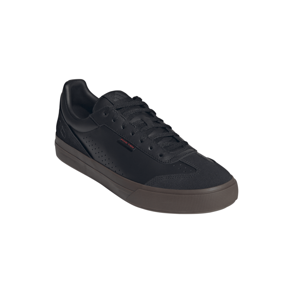 JQ3903_6_FOOTWEAR_Photography_Front Lateral Top View_transparent