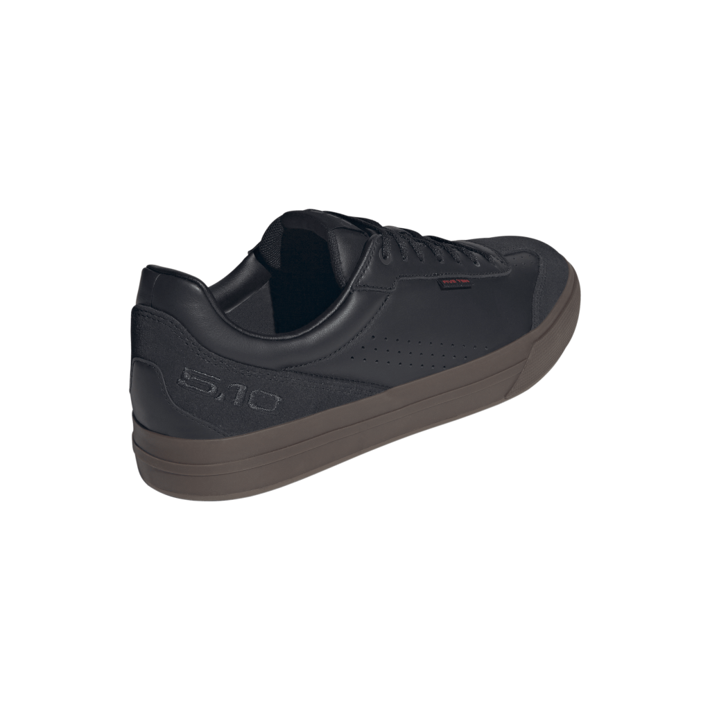 JQ3903_7_FOOTWEAR_Photography_Back Lateral Top View_transparent