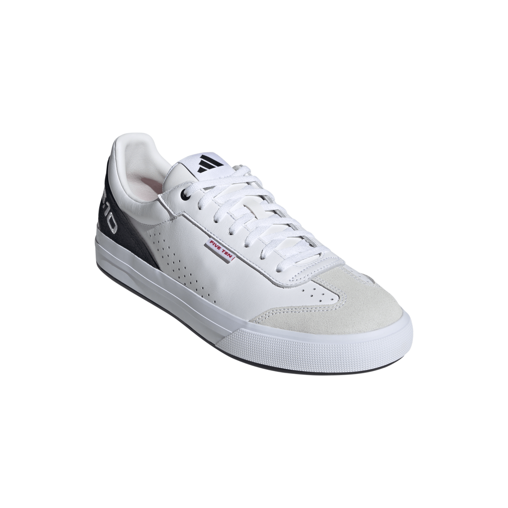 JR3871_6_FOOTWEAR_Photography_Front Lateral Top View_transparent