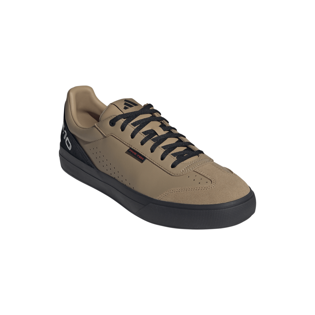 JR3872_6_FOOTWEAR_Photography_Front Lateral Top View_transparent