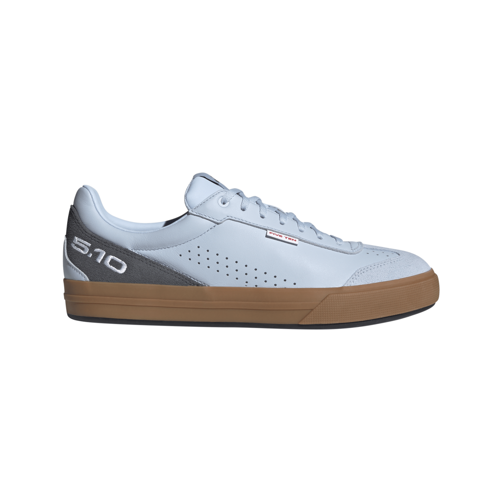 KH8904_1_FOOTWEAR_Photography_Side Lateral Center View_transparent