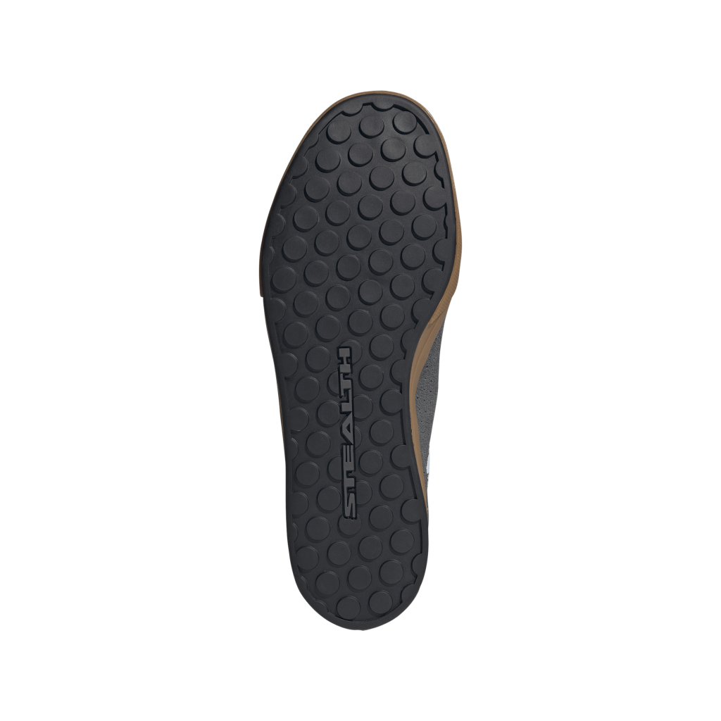 KH8904_4_FOOTWEAR_Photography_Bottom View_transparent