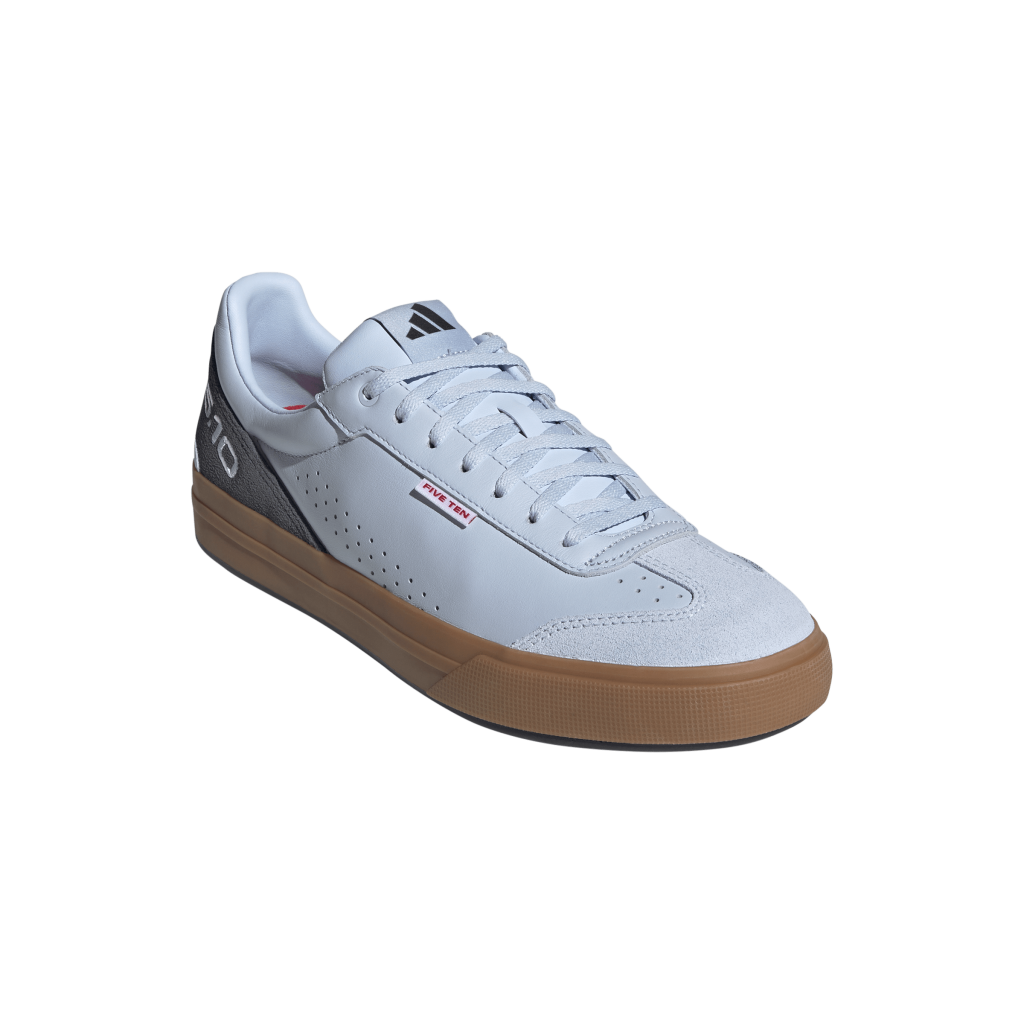 KH8904_6_FOOTWEAR_Photography_Front Lateral Top View_transparent